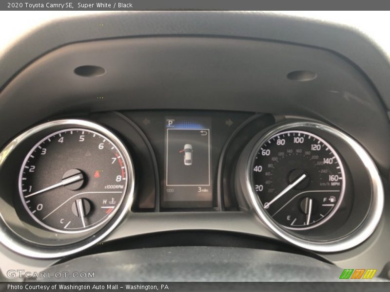 Super White / Black 2020 Toyota Camry SE