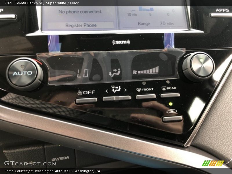 Super White / Black 2020 Toyota Camry SE