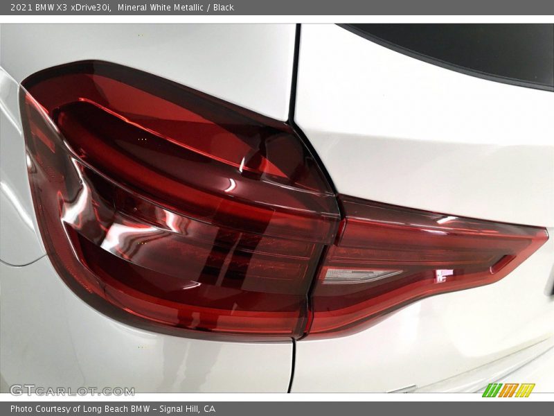 Mineral White Metallic / Black 2021 BMW X3 xDrive30i