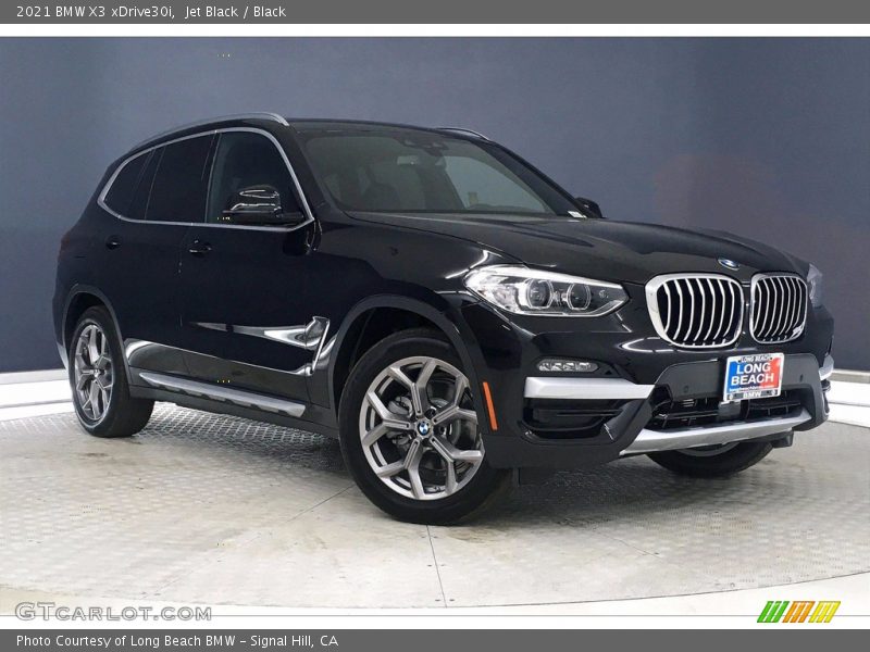 Front 3/4 View of 2021 X3 xDrive30i