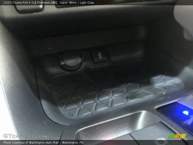 Super White / Light Gray 2020 Toyota RAV4 XLE Premium AWD
