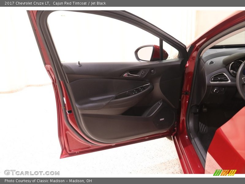 Cajun Red Tintcoat / Jet Black 2017 Chevrolet Cruze LT