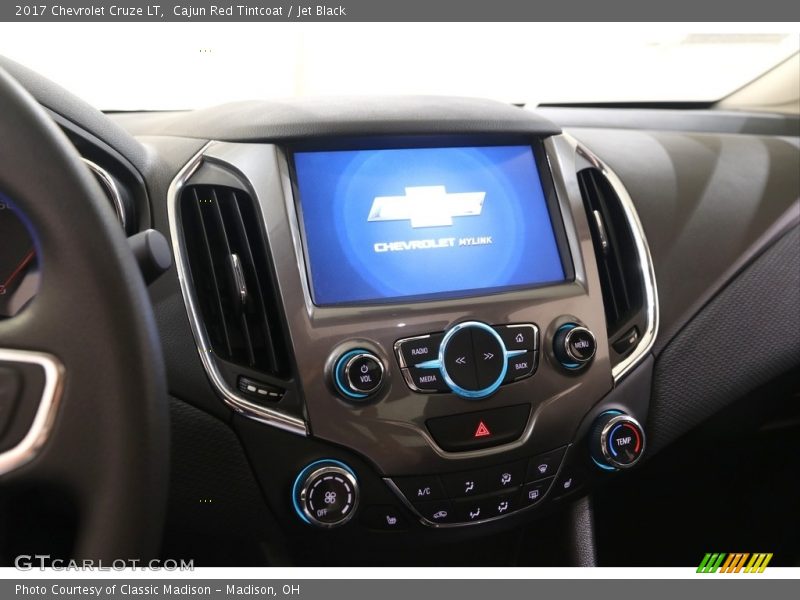 Cajun Red Tintcoat / Jet Black 2017 Chevrolet Cruze LT