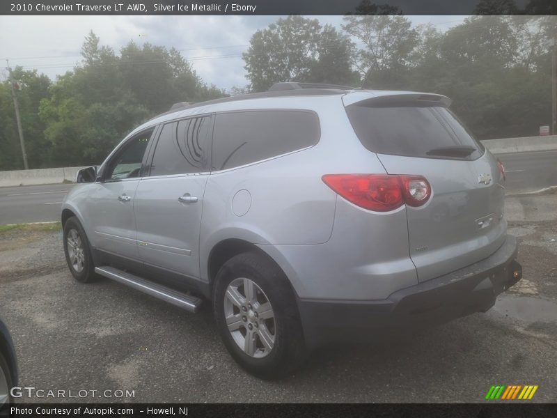 Silver Ice Metallic / Ebony 2010 Chevrolet Traverse LT AWD