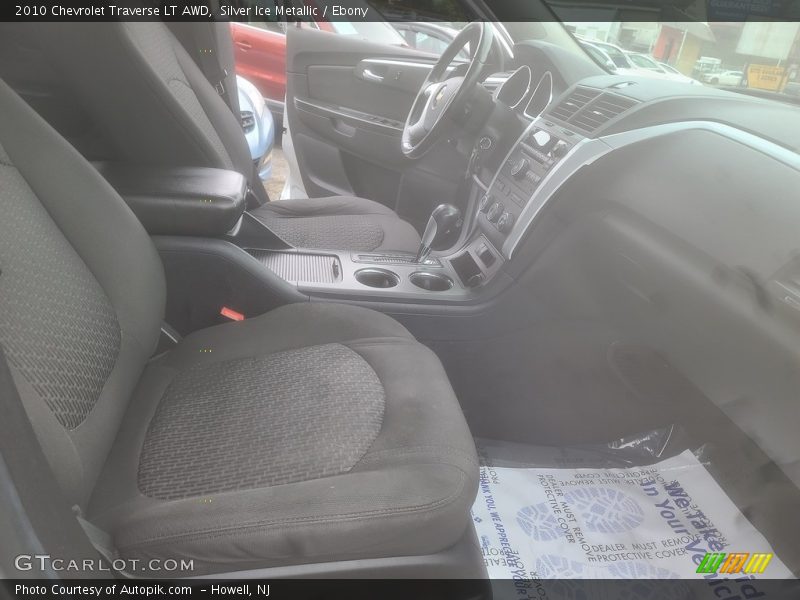 Silver Ice Metallic / Ebony 2010 Chevrolet Traverse LT AWD