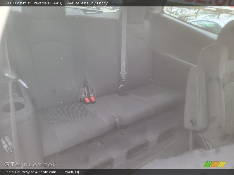 Silver Ice Metallic / Ebony 2010 Chevrolet Traverse LT AWD