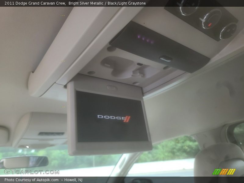 Bright Silver Metallic / Black/Light Graystone 2011 Dodge Grand Caravan Crew