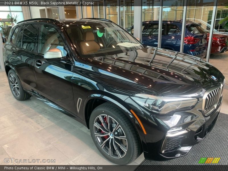 Front 3/4 View of 2021 X5 M50i