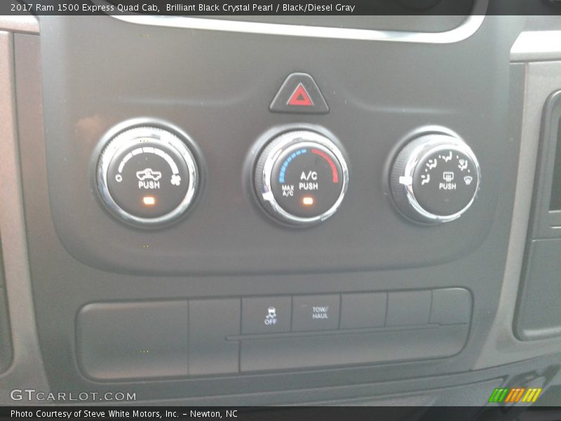 Brilliant Black Crystal Pearl / Black/Diesel Gray 2017 Ram 1500 Express Quad Cab