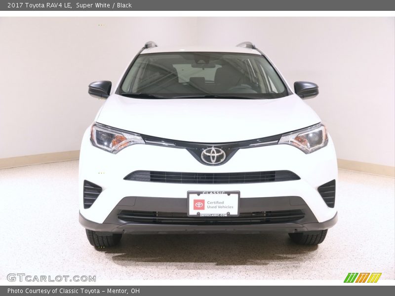 Super White / Black 2017 Toyota RAV4 LE