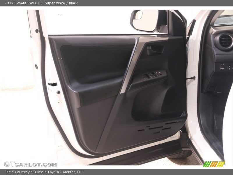 Super White / Black 2017 Toyota RAV4 LE
