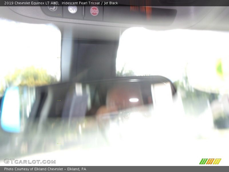 Iridescent Pearl Tricoat / Jet Black 2019 Chevrolet Equinox LT AWD