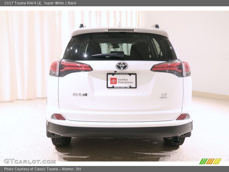 Super White / Black 2017 Toyota RAV4 LE