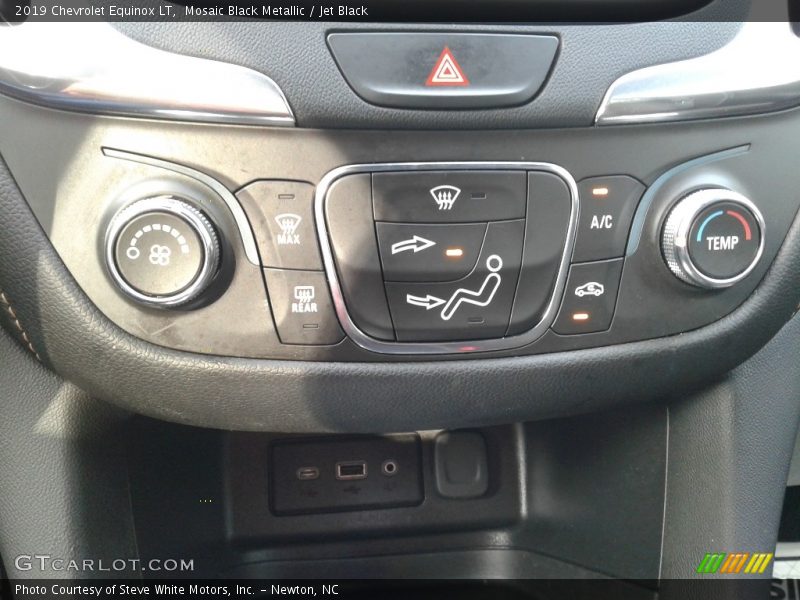 Mosaic Black Metallic / Jet Black 2019 Chevrolet Equinox LT