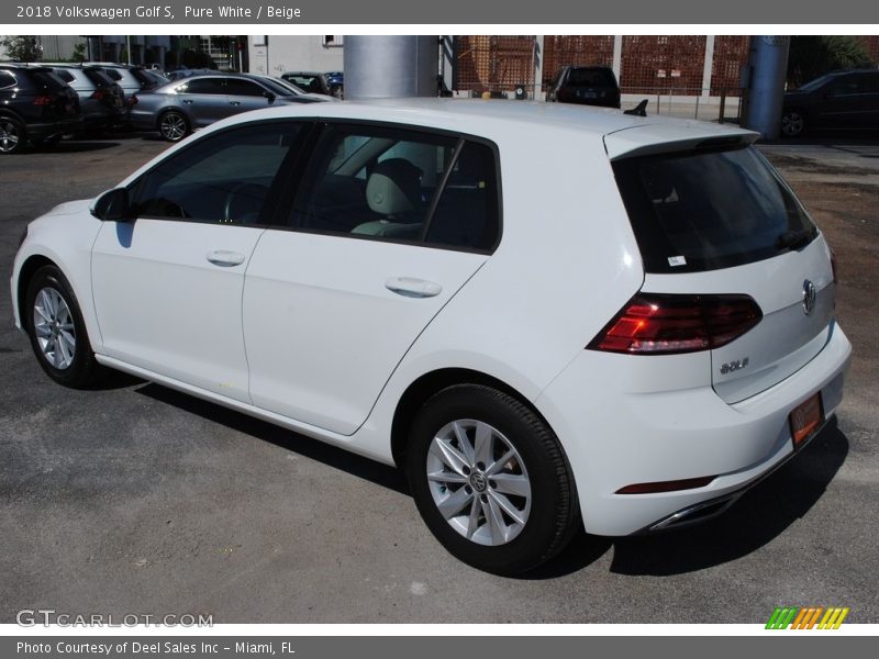 Pure White / Beige 2018 Volkswagen Golf S