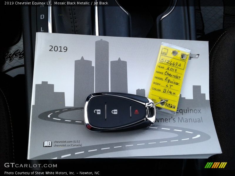 Mosaic Black Metallic / Jet Black 2019 Chevrolet Equinox LT