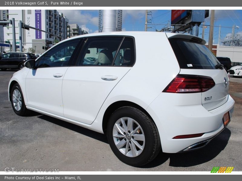 Pure White / Beige 2018 Volkswagen Golf S