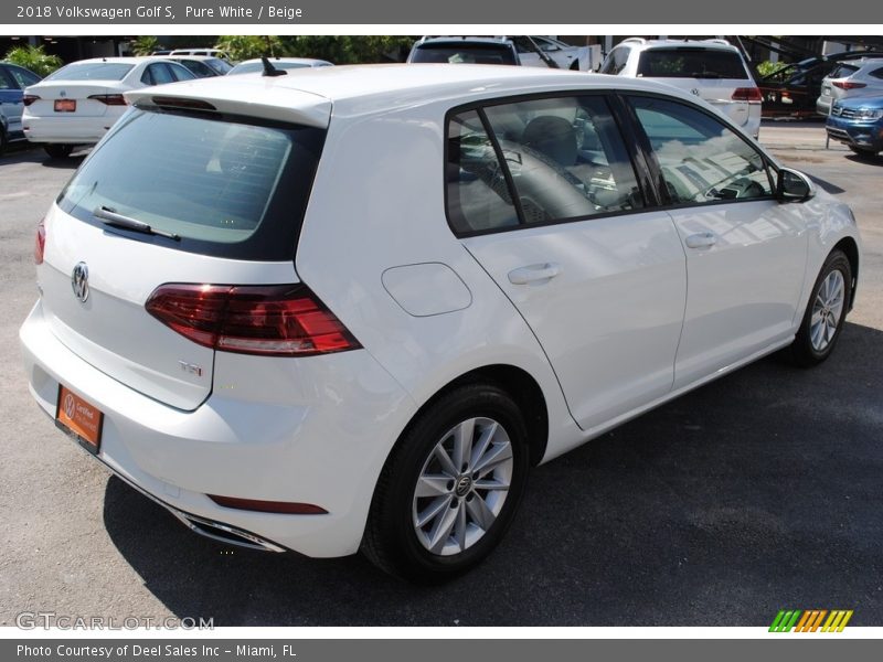 Pure White / Beige 2018 Volkswagen Golf S