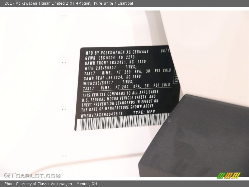 Pure White / Charcoal 2017 Volkswagen Tiguan Limited 2.0T 4Motion