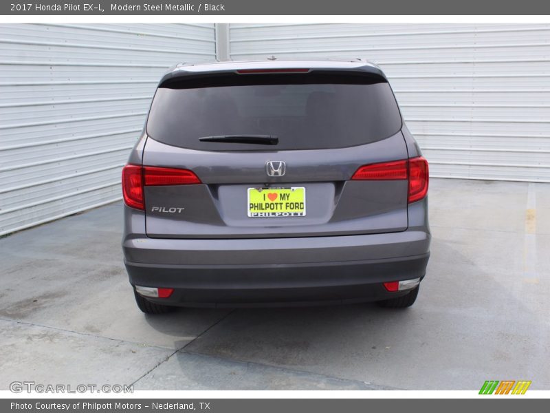 Modern Steel Metallic / Black 2017 Honda Pilot EX-L