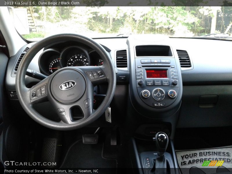 Dune Beige / Black Cloth 2013 Kia Soul 1.6