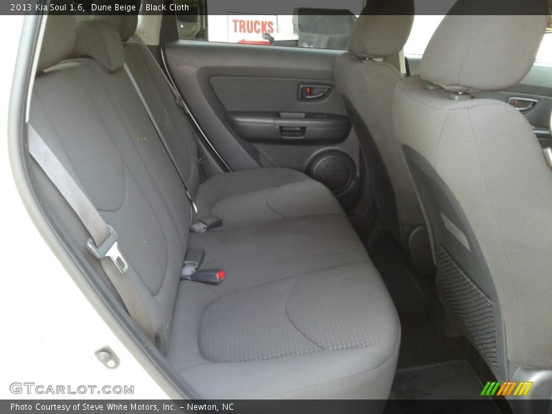 Dune Beige / Black Cloth 2013 Kia Soul 1.6