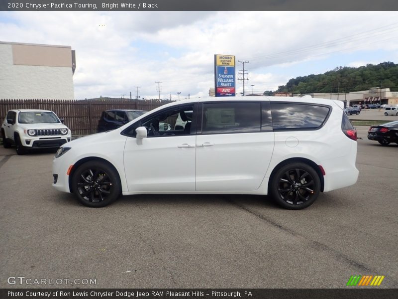 Bright White / Black 2020 Chrysler Pacifica Touring