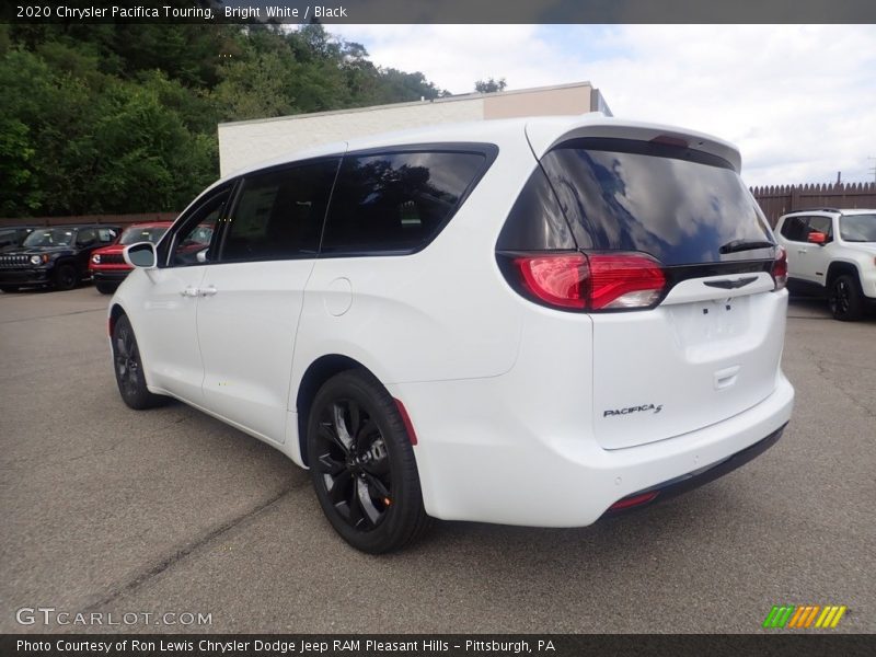 Bright White / Black 2020 Chrysler Pacifica Touring