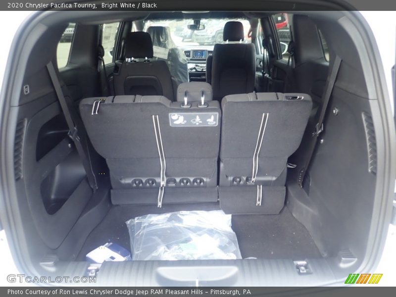 Bright White / Black 2020 Chrysler Pacifica Touring