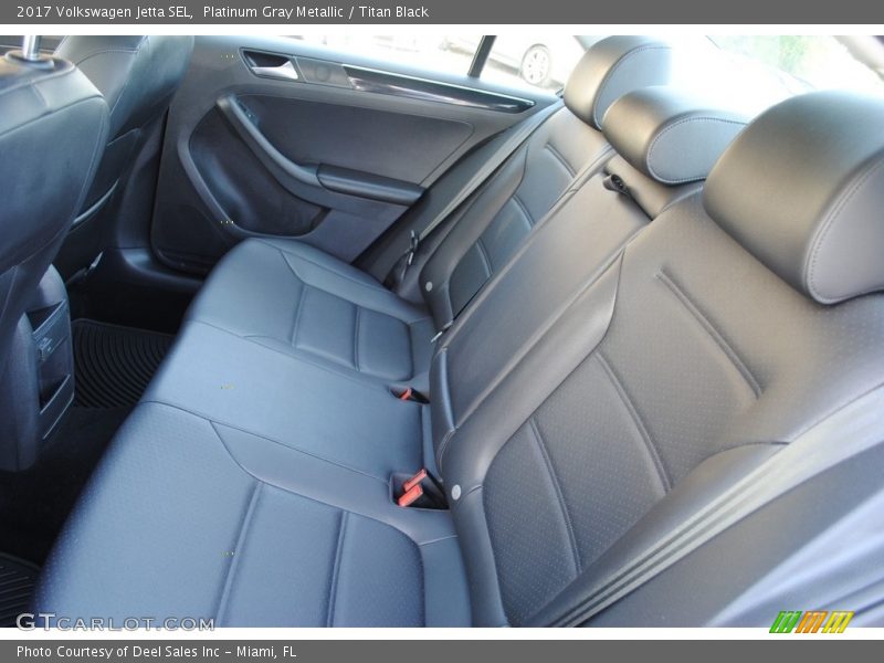 Platinum Gray Metallic / Titan Black 2017 Volkswagen Jetta SEL