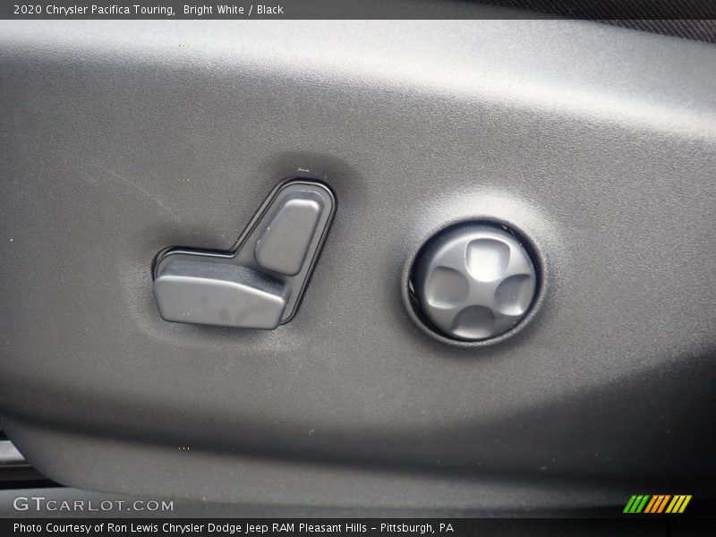 Bright White / Black 2020 Chrysler Pacifica Touring
