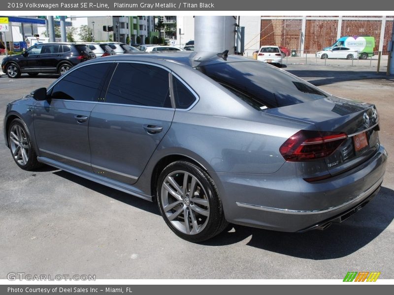 Platinum Gray Metallic / Titan Black 2019 Volkswagen Passat SE R-Line