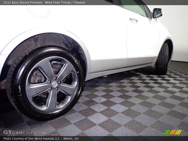 White Pearl Tricoat / Titanium 2013 Buick Encore Premium