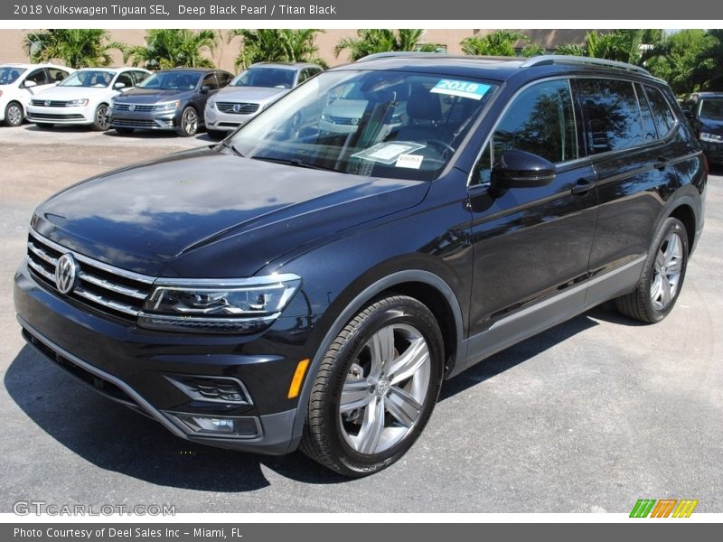 Front 3/4 View of 2018 Tiguan SEL