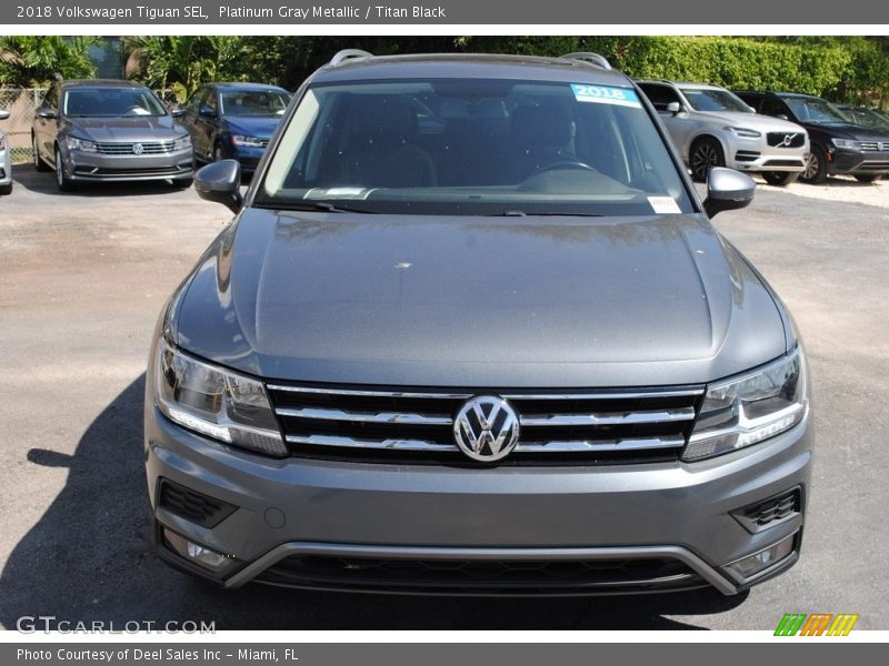 Platinum Gray Metallic / Titan Black 2018 Volkswagen Tiguan SEL