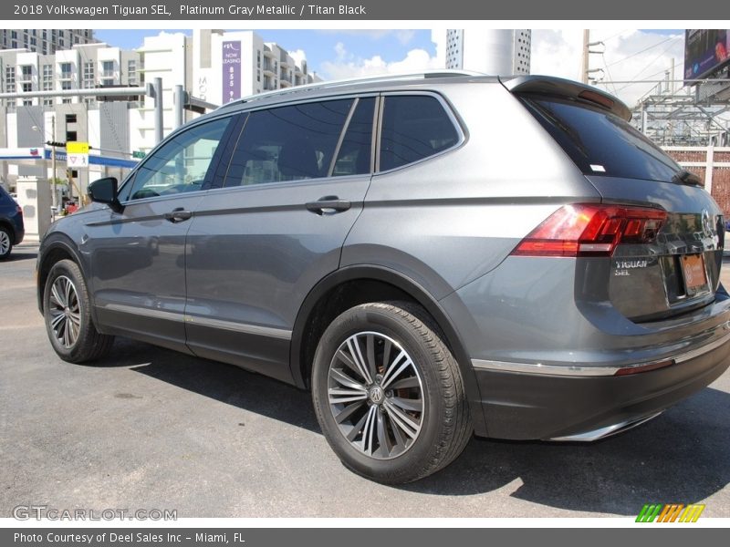 Platinum Gray Metallic / Titan Black 2018 Volkswagen Tiguan SEL