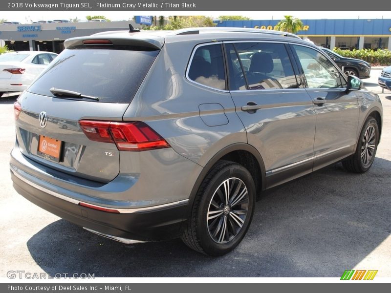 Platinum Gray Metallic / Titan Black 2018 Volkswagen Tiguan SEL
