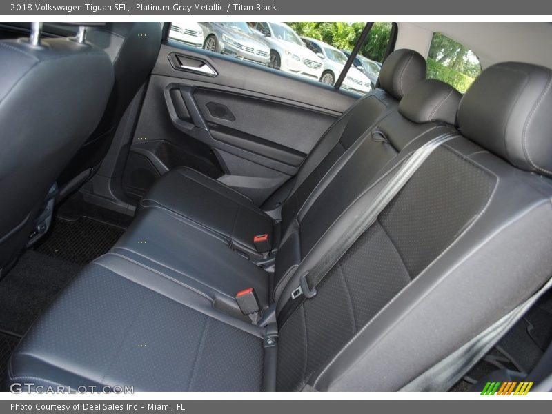 Platinum Gray Metallic / Titan Black 2018 Volkswagen Tiguan SEL