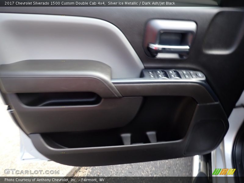 Silver Ice Metallic / Dark Ash/Jet Black 2017 Chevrolet Silverado 1500 Custom Double Cab 4x4