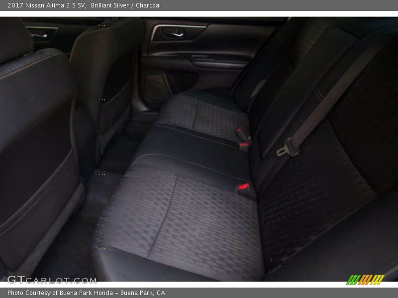 Brilliant Silver / Charcoal 2017 Nissan Altima 2.5 SV