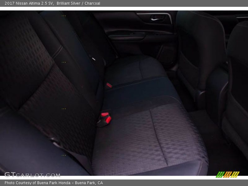 Brilliant Silver / Charcoal 2017 Nissan Altima 2.5 SV