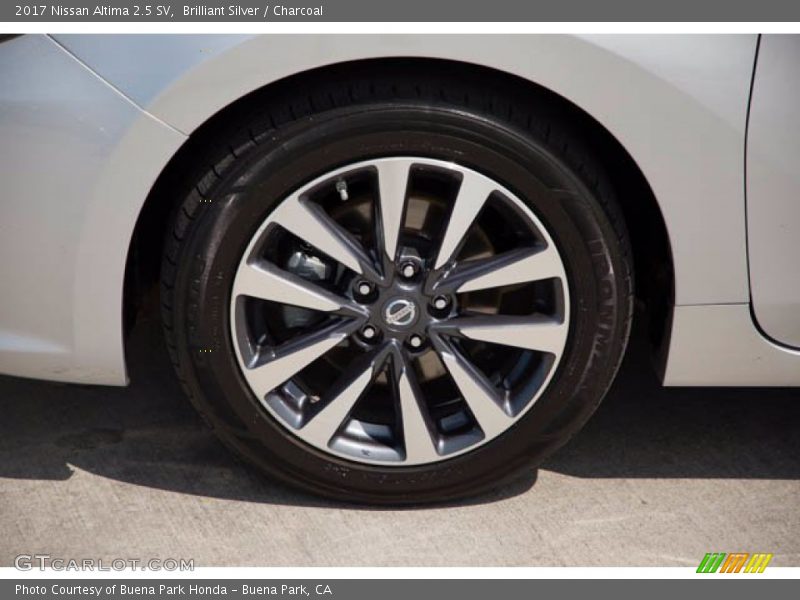 Brilliant Silver / Charcoal 2017 Nissan Altima 2.5 SV
