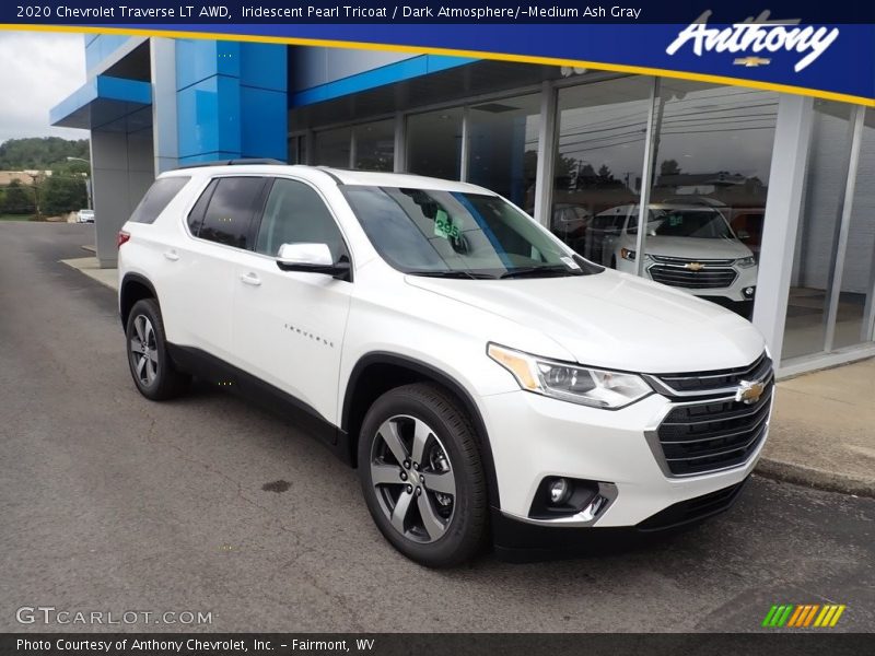 Iridescent Pearl Tricoat / Dark Atmosphere/­Medium Ash Gray 2020 Chevrolet Traverse LT AWD
