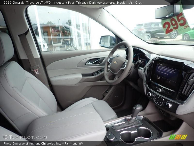 Iridescent Pearl Tricoat / Dark Atmosphere/­Medium Ash Gray 2020 Chevrolet Traverse LT AWD
