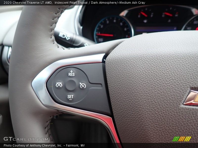 Iridescent Pearl Tricoat / Dark Atmosphere/­Medium Ash Gray 2020 Chevrolet Traverse LT AWD