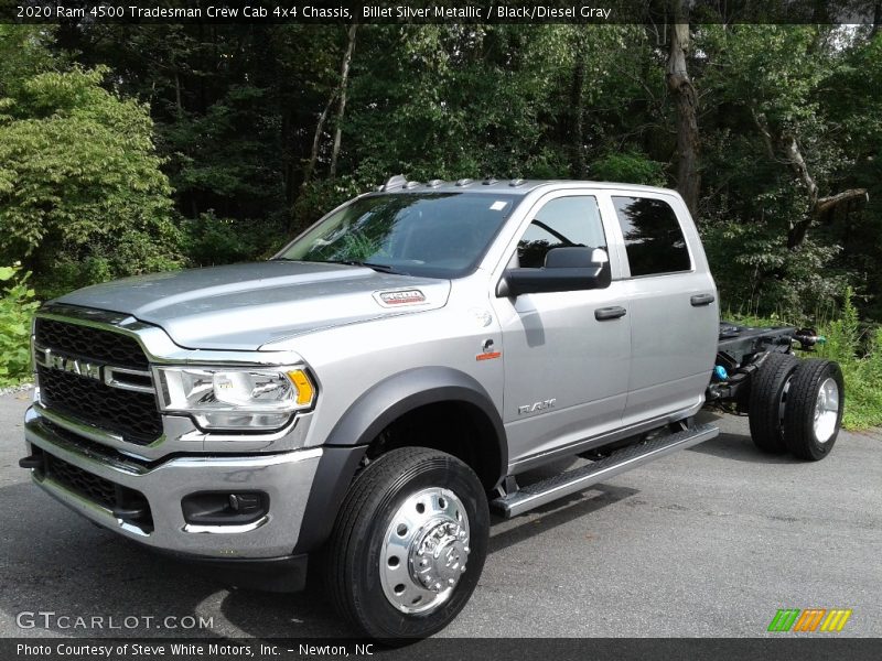 Front 3/4 View of 2020 4500 Tradesman Crew Cab 4x4 Chassis