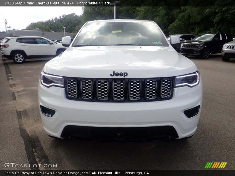 Bright White / Black 2020 Jeep Grand Cherokee Altitude 4x4