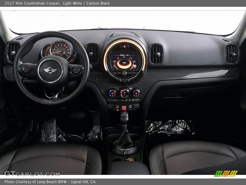 Light White / Carbon Black 2017 Mini Countryman Cooper