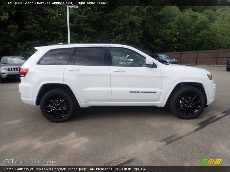 Bright White / Black 2020 Jeep Grand Cherokee Altitude 4x4