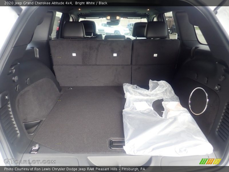 Bright White / Black 2020 Jeep Grand Cherokee Altitude 4x4